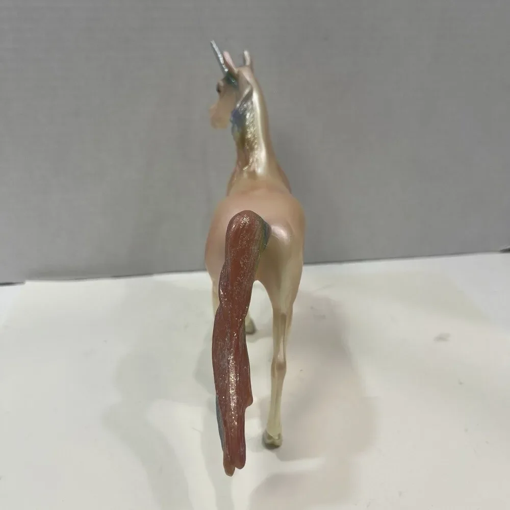 Breyer Skyler Classic Unicorn Rainbow Glitter Shimmer Pearlescent Horse Vintage